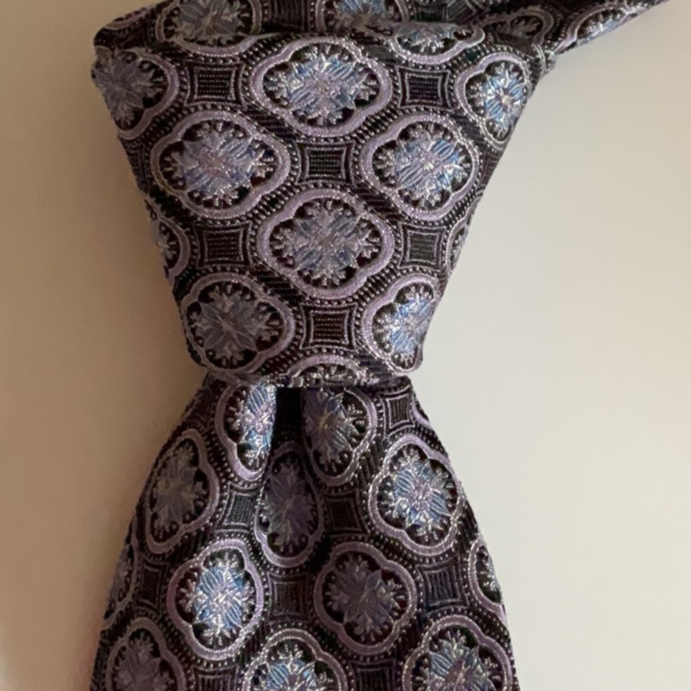 Perry Ellis Portfolio Classic tie.